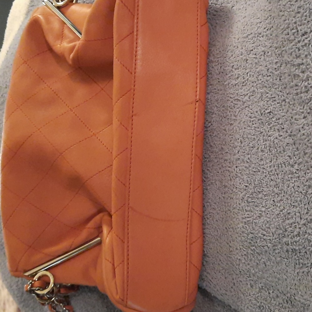 Chanel lingge cowhide leather foldover bag with dust bag - Picture 4 of 12